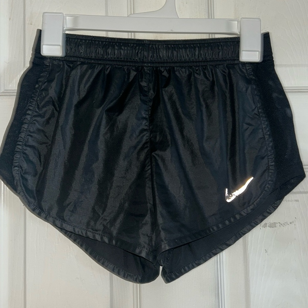 nike active shorts !